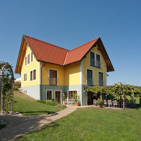 Weingut Winzerhof Gaestezimmer Grebenz Grossklein Luaran gambar